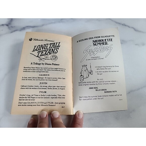 An Independent Lady By Roslyn Macdonald - Picture 8 of 10